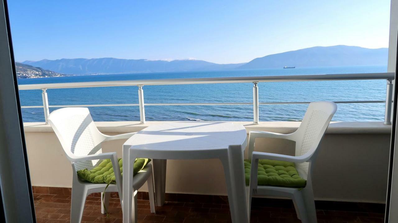 On The Beach Vlore Bagian luar foto